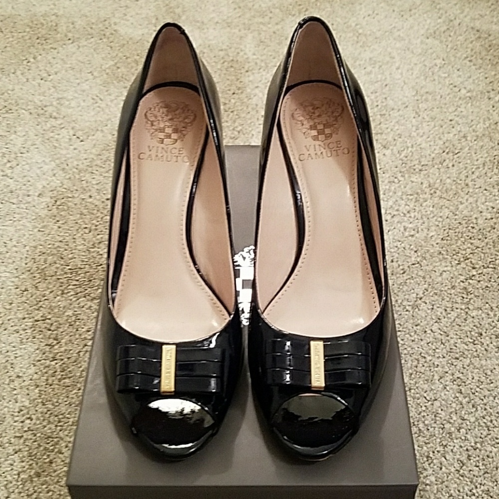 Vince Camuto Navy Patent Leather Wedges 8.5